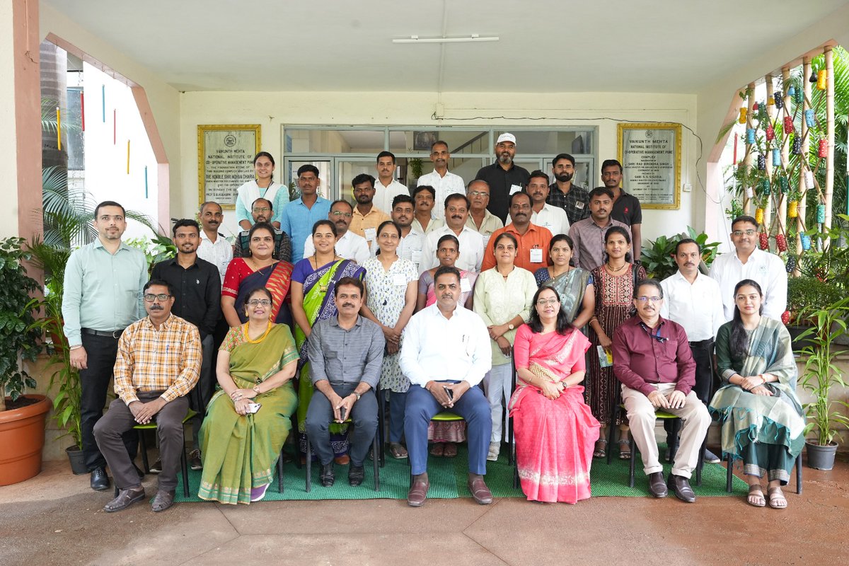 VAMNICOM_Pune's tweet photo. A Training Programme for Farmers under Maharashtra Agri-Business Network (MAGNET) Project, Govt. of Maharashtra has been organized by FoodChain ID in Collaboration with VAMNICOM. #MAGNETProject #MaharashtraAgribusiness #FarmerTraining https://t.co/cEAkIRxz4L