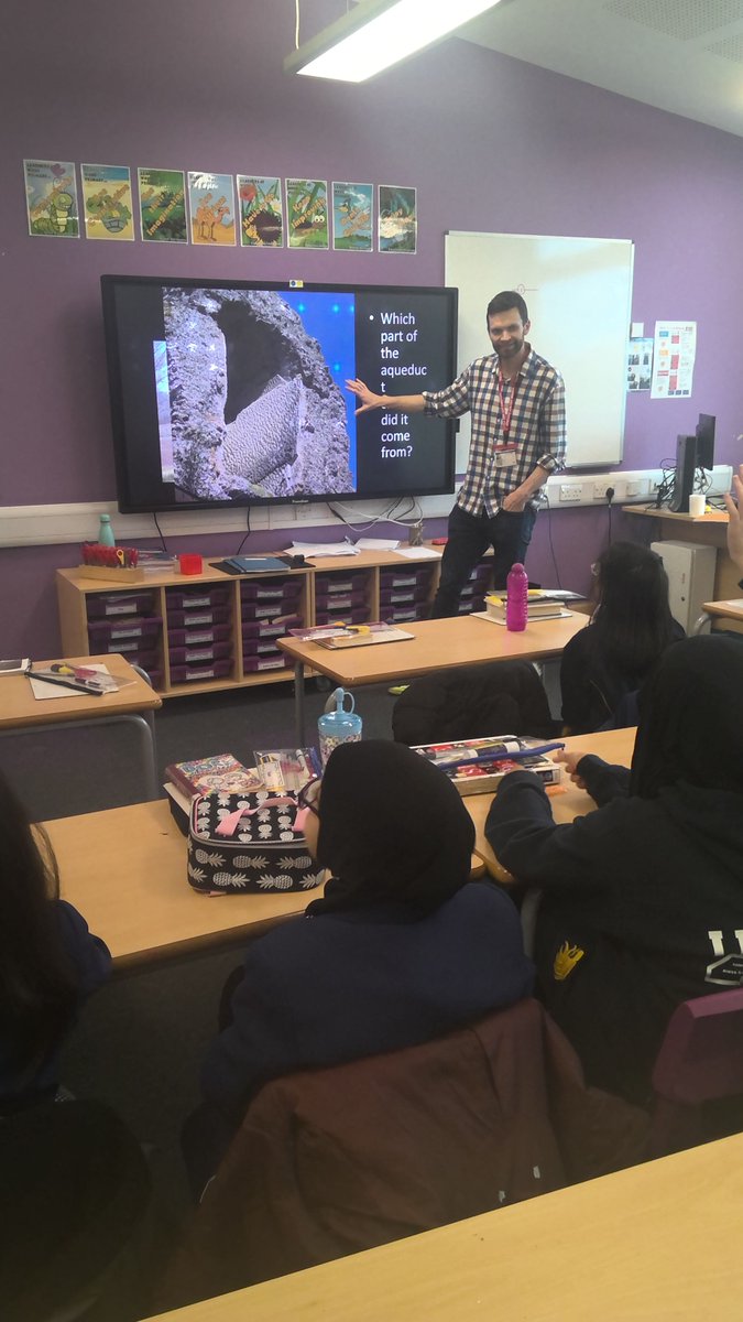 WHGSPrimary's tweet photo. To finish off our unit on the archaeology of water, #WHGS_YAC had a special visitor from @UoMArchaeology, @dkeenanj! Duncan taught us all about Roman aqueducts and what we can learn from their mineral deposits. We even got to handle real arch. samples! @YAC_CBA @archaeologyuk https://t.co/YFmaOFDmk1