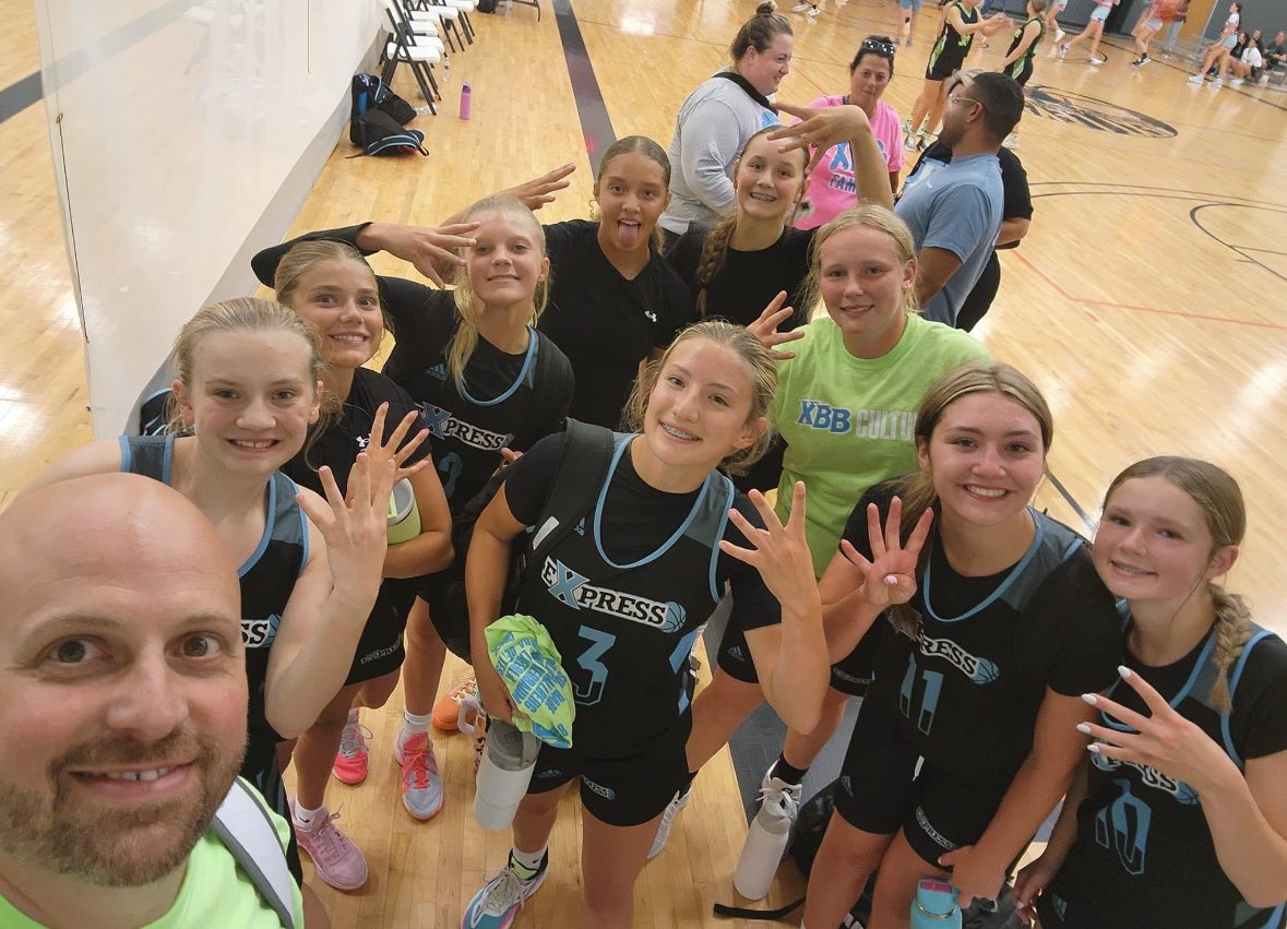 Express Basketball tweet media