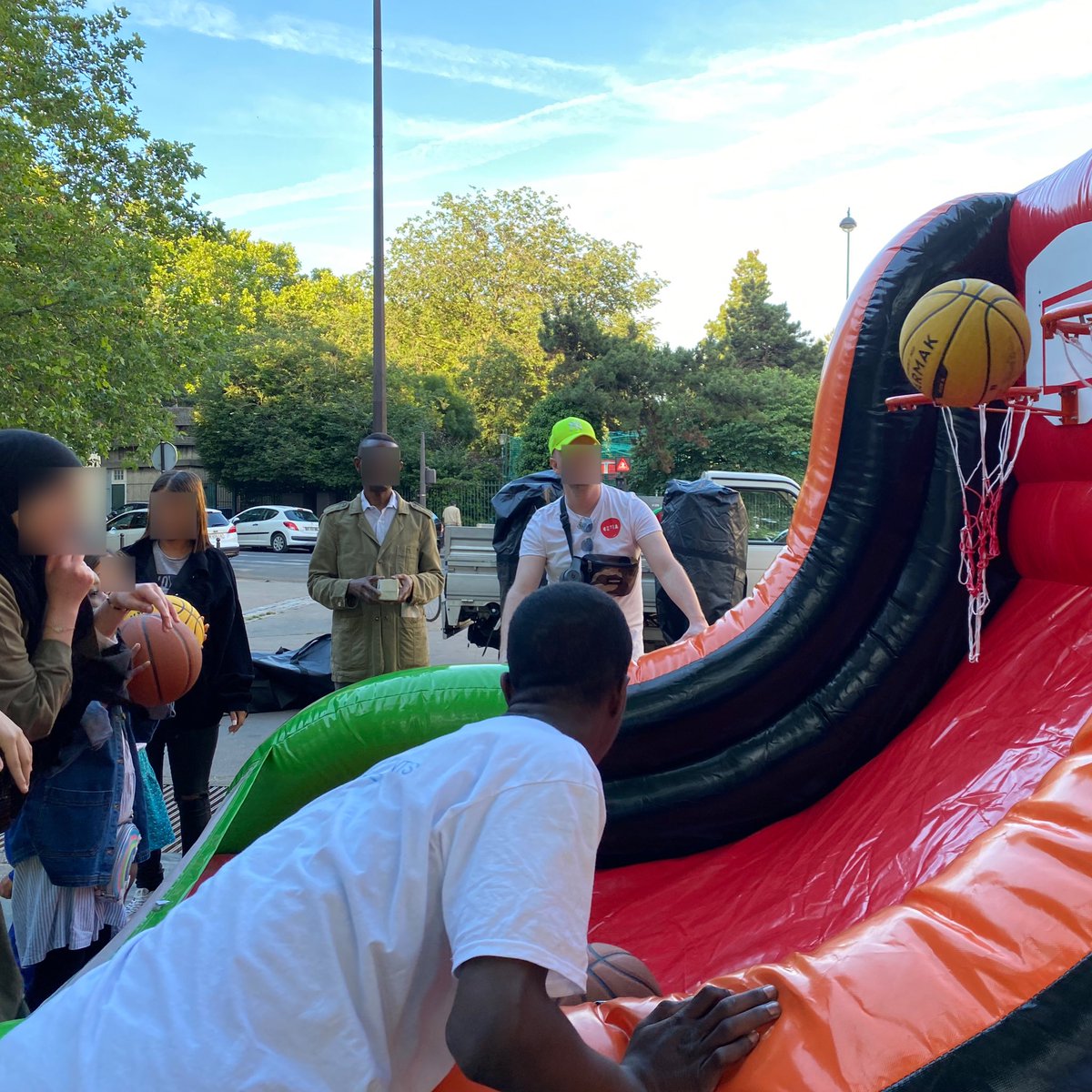 cscefia's tweet photo. Merci à tous d’être venus aussi nombreux à la fête de quartier. 
Merci à nos partenaires, @recycleriesportive @sytteen_17 @passerelles17 @conseilcitoyen17  @parisanim @acture @olabo_officiel @aecs17 @paris_maville , d’avoir rendu cette fête possible. https://t.co/0BlN4dZcxA