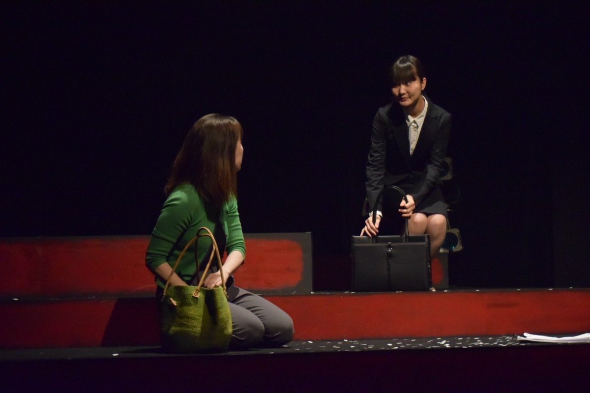 chisatokumei's tweet photo. #GFT5 #突劇金魚
我ら現代パート。
舞台上で私はコースケとオクダにしか会えないので出ないシーンは袖で聞いてました。
マナカさんとは #GFT4 に引き続き同じグループで安心感ぱねぇでした◎
コースケ役の田宮さんとは初共演&稽古場で中々会えずやったけど、芝居めちゃくちゃしやすくて感謝。。 https://t.co/hfl3gfQVYt