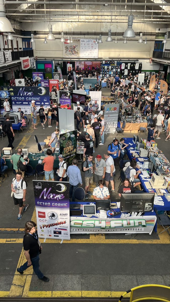 WiredP's tweet photo. What a weekend!
We took over LA with @GoriCarnage, @KarmaDarkWorld and @HotelArchitect
We showed Bulwark: Falconeer Chronicles to thousands at Pixel Heaven.
We talked @KingWashArcade with a real arcade!
What did you get up to?
#WiredAsks https://t.co/qgd7RWyeLD