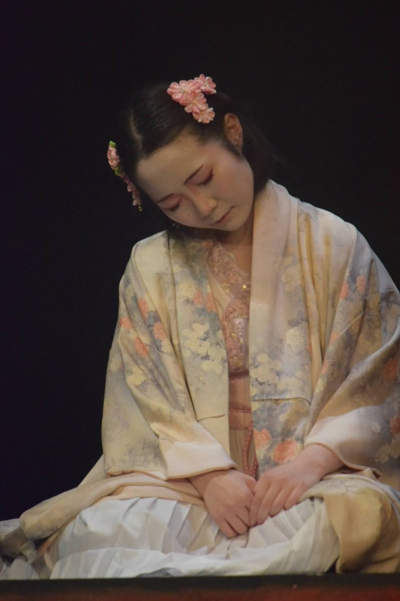 chisatokumei's tweet photo. #GFT5 #突劇金魚
前回の #GFT4 に引き続き
私の精神安定剤的存在の成瀬遥。
皆好きなあの衣紋掛け→ばあ!のシーン最高に早寝姫なので
今すぐ突劇金魚公式LINE登録してあんころ組観てほしい
この人も舞台上で会わないので基本袖から覗き見。
オオアマの本心を知った後の台詞の出し方が好きやったなあ https://t.co/Z8saiHeZ2M