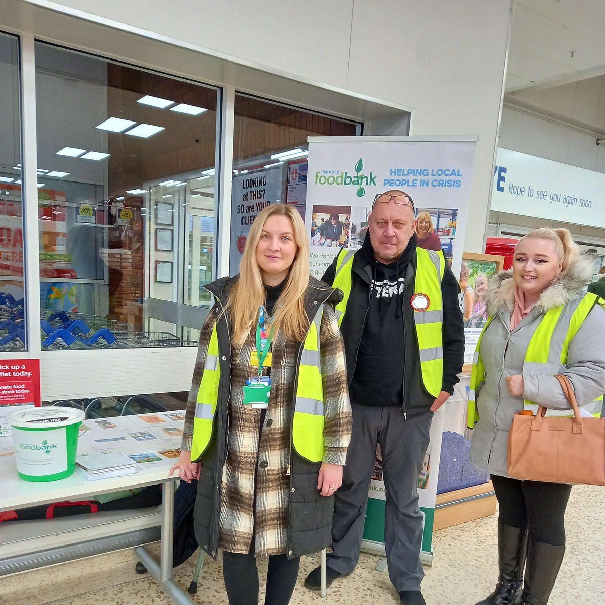 We need you! 🫵 

Are you available to join us at Tesco Penistone on Friday 21st June? 🤔 

We need volunteers who can dedicate as little as an hour to represent our food bank at our food drive. Please get in touch to book a slot: volunteer@barnsley.foodbank.org.uk / 01226 593782