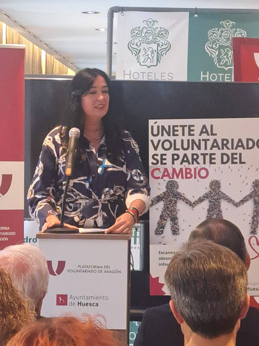 AroHuesca's tweet photo. El pasado miércoles 5 nuestra trabajadora social Deborah Mateo acudió al  el acto institucional de presentación del Convenio de Colaboración entre el Ayuntamiento de Huesca y la Plataforma del Voluntariado de Aragón. https://t.co/SkARxDLOzU