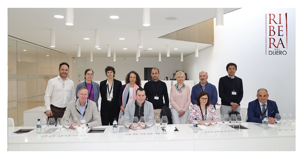 DORibera's tweet photo. En apenas media hora conoceremos la Calificación Técnica de la Cosecha 2023. El Comité Excepcional de esta jornada está formado por los sumilleres Fernando Mayoral Santamaria y @diegoglezsomm (sigue 👇) https://t.co/UUnKGwv0Re