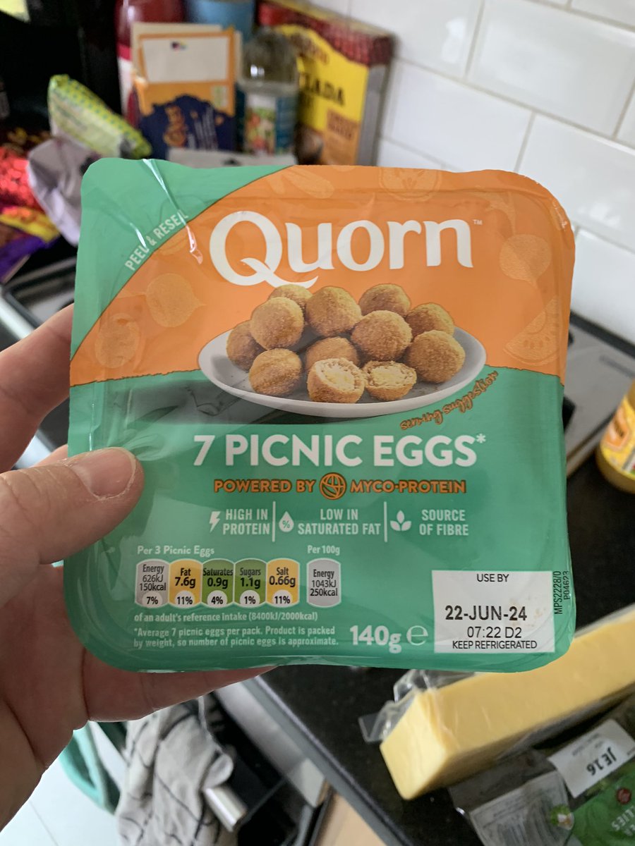 bobpard's tweet image. What in the name of shrinkflation is this? From 9 down to 7 but the price is still the same?