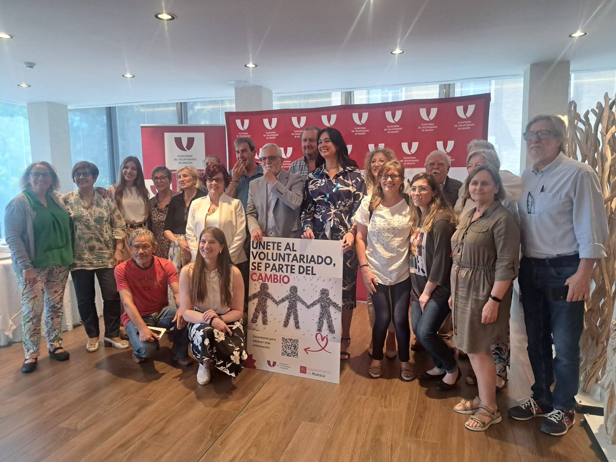 AroHuesca's tweet photo. El pasado miércoles 5 nuestra trabajadora social Deborah Mateo acudió al  el acto institucional de presentación del Convenio de Colaboración entre el Ayuntamiento de Huesca y la Plataforma del Voluntariado de Aragón. https://t.co/SkARxDLOzU