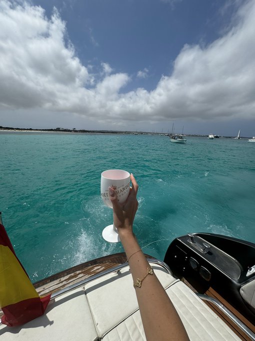 GM from Ibiza https://t.co/VSl4ip8ada