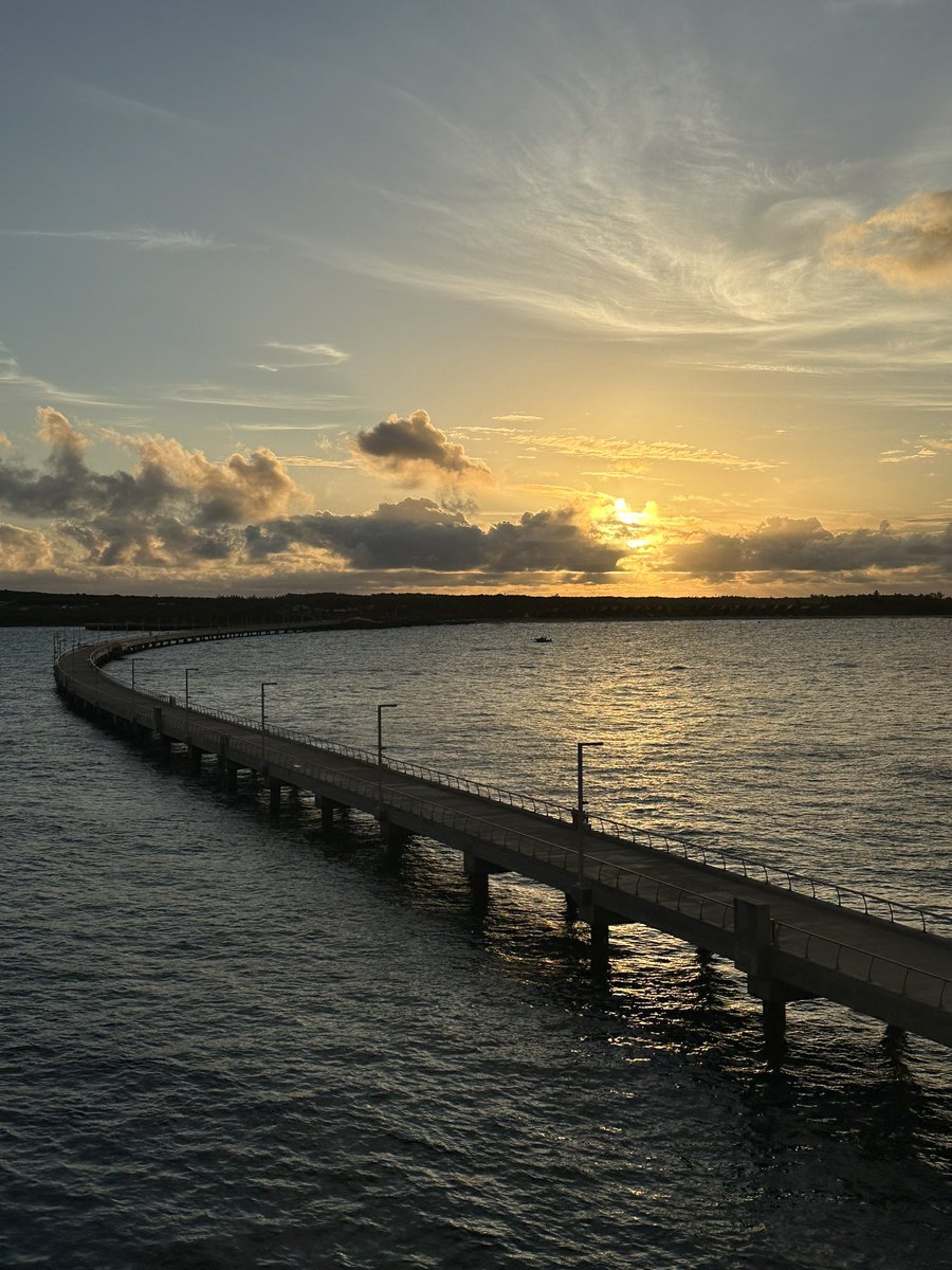 We have a sunrise at Disney’s Lookout Cay at Lighthouse Point in the Bahamas!  The Disney Fantasy is docked on the port side today. <a href="/TheDCLBlog/">Scott Sanders</a> <a href="/theDCLdude/">The DCL Dude Podcast</a> <a href="/DisneyCruise/">Disney Cruise Line</a>