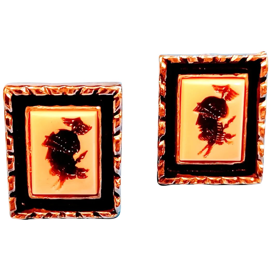 ClarasJewelry's tweet photo. Unusual Intaglio Style Pink and Black Soldier Textured Silvertone Metal Cuff Links
#rubylane #vintage #retro #cuflinks #vintagejewelry  #giftideas #jewelryaddict #vintagebeginshere #fashionista #diva #glam #Summer2024 
https://t.co/bJhPm6OWi0 https://t.co/iIWCWs0u0j