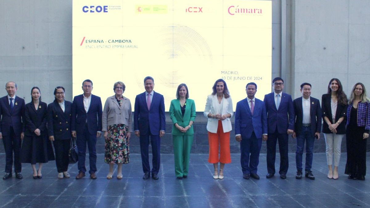 Encuentro Empresarial 🇪🇸 🇰🇭 con la participación de la <a href="/SE_Comercio/">Secretaría de Estado de Comercio</a>, <a href="/ls_amparo/">Amparo López Senovilla</a>, y el viceprimer ministro de Camboya 

➡️ Profundizar en las relaciones comerciales y abrir vías de colaboración empresarial entre ambos países

➡️Organizado junto a <a href="/camarascomercio/">Cámara de España</a> <a href="/CEOE_ES/">CEOE</a> <a href="/ICEX_/">ICEX</a>