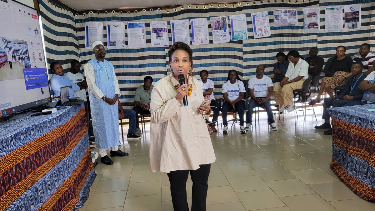 WFP_Cameroon's tweet photo. #Cameroon 🇨🇲

Fruitful exchange between the Management Services &amp; Finance Unit and the other #WFP Units.

Demonstrated their role and their different work processes in order to improve Cross-functional #collaboration to achieve the #ZeroHunger objective.

#Communication https://t.co/5yTDeL5VgI