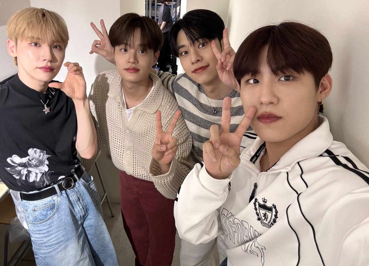 AB6IX's tweet photo. [📷] 
240610 HMV＆BOOKS SHIBUYA EVENT 🇯🇵💕

JAPAN 3RD MINI ALBUM 
프로모션 DAY 1 😎❤️ 
일본 ABNEW❣️
오랜만에 만나서 반가웠어요🫶
내일도 함께 즐거운 시간 보내요 😎✨

#AB6IX #에이비식스 #エイビーシックス
#GRAB_ME #TRAP https://t.co/pnADJmKCe1