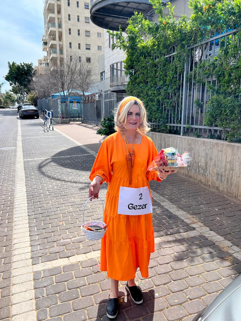 ChasmanShachar's tweet image. 13. חברת הכנסת מיכל וולדינגר במדי טרנסגזר (🤨)