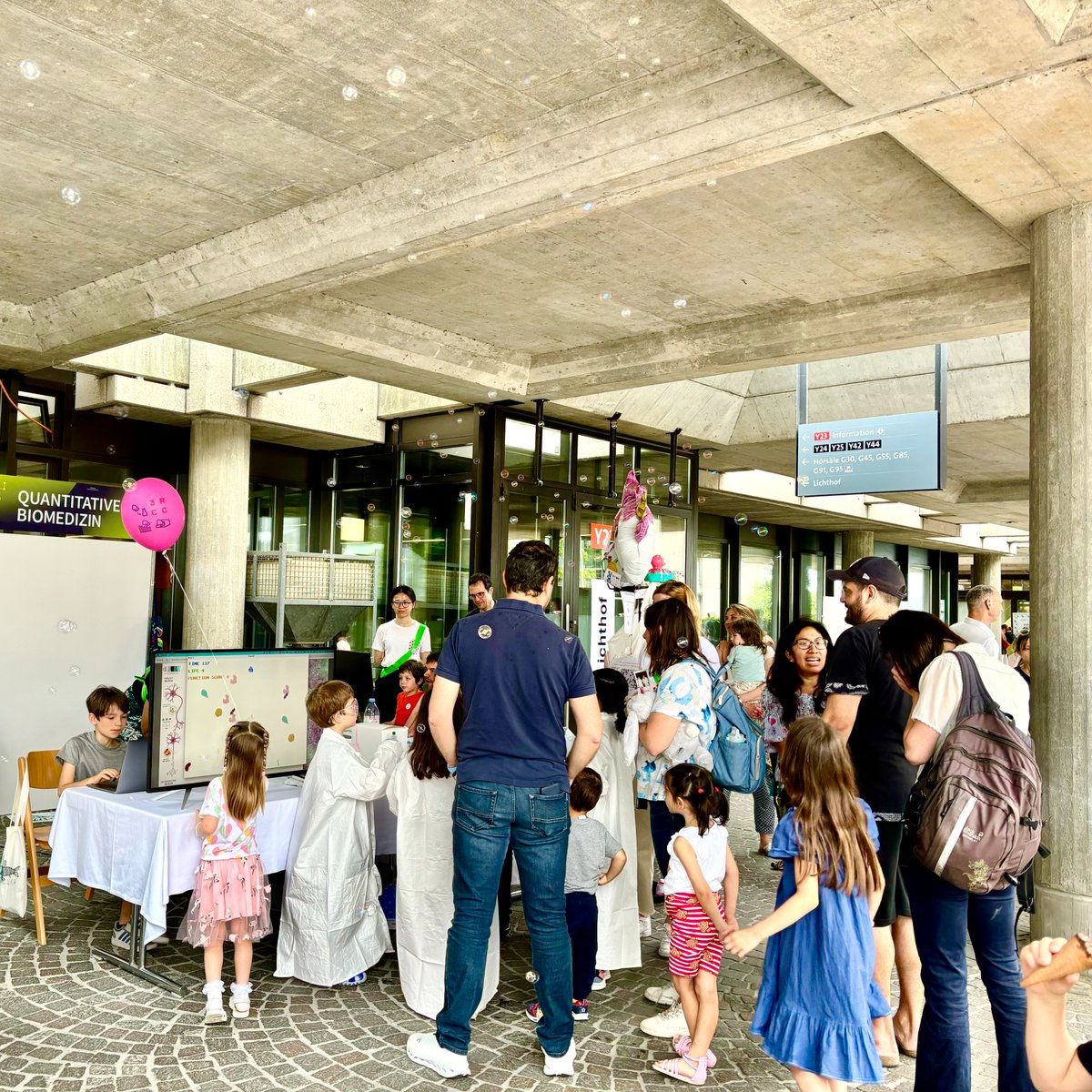 Chocobosauwurm's tweet photo. 🎉 We had an amazing time at the Science &amp; Nature festival! 🧪✨
Many came to visit and took their first profile picture as a scientist with beautiful phase separation in tubes and big smiles! 📸😊 https://t.co/JgcJaOmkzx