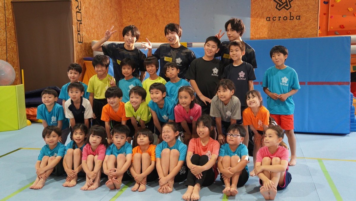 ahy_triplets's tweet photo. 先日アクロバット教室『acroba』さんにて、指導アシスタントとアクロバット練習会に参加させていただきました！🤸
一生懸命アクロバットに挑戦している生徒の皆さんや、熱心に生徒に向き合う先生方の姿を見てとても良い刺激をいただきました！
ありがとうございました😊
#acroba #体操教室 #佐藤三兄弟 https://t.co/L6votcDUkq