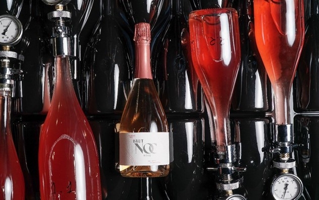 El primer brut rosado de Tempranillo triunfa en los Premios España Selección y Tierra del Quijote: Jaime Notó y Elena Rincón, artífices del éxito de NOC Brut Rosé, el espumoso que triunfa en los premios nacionales. vinetur.com/2024061080058/…