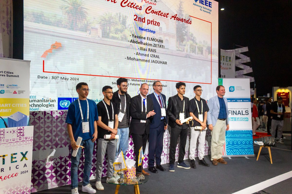 PNUDMaroc's tweet photo. ➡️ Lors de #GitexAfrica, le #PNUD a lancé le Smart Cities Contest 🏆, une initiative destinée aux innovateurs, urbanistes, entreprises et citoyens engagés pour présenter leurs idées et leurs projets visant à transformer nos villes en espaces plus intelligents et durables. 🏙️🌍 https://t.co/WtRX3ThAq1