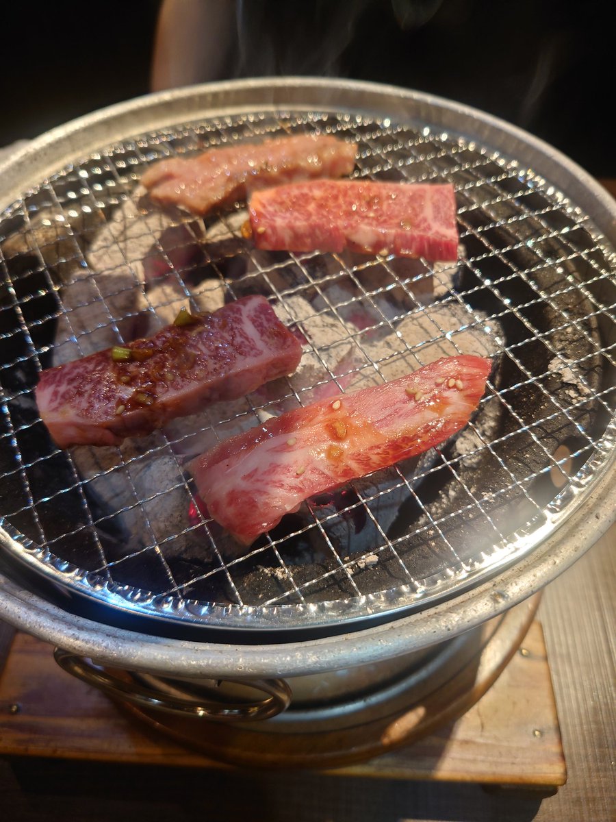 scorpion_teru's tweet photo. 焼肉ウェーー(✌️◉▽◉✌️)ーーイ!!! https://t.co/lu3dBE6Haq