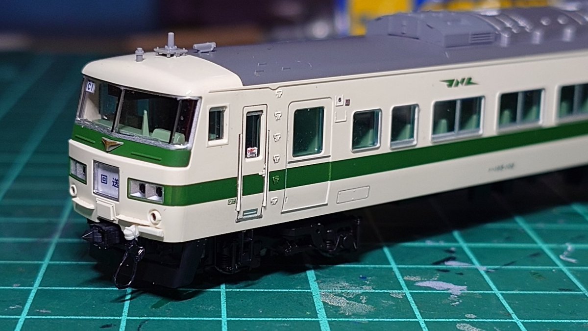 Tomixの185系懐かしのリレー号を仕上げ。号車札 禁煙表記 乗務員室表記