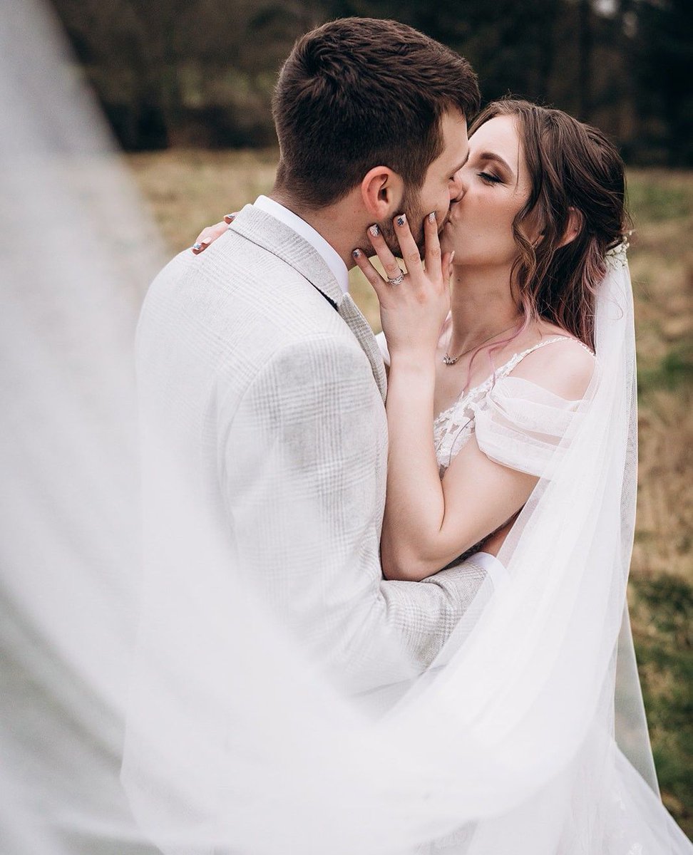 HacknessHotel's tweet image. Jarrad and Toyah 🤍

📸 @lucysayersphotoandfilm

To book a tour of Hackness Grange wedding venue in Yorkshire pop us a message or email us at weddings@hacknessgrange.co.uk. We would love to hear from you and start your wedding planning 
.  .  .