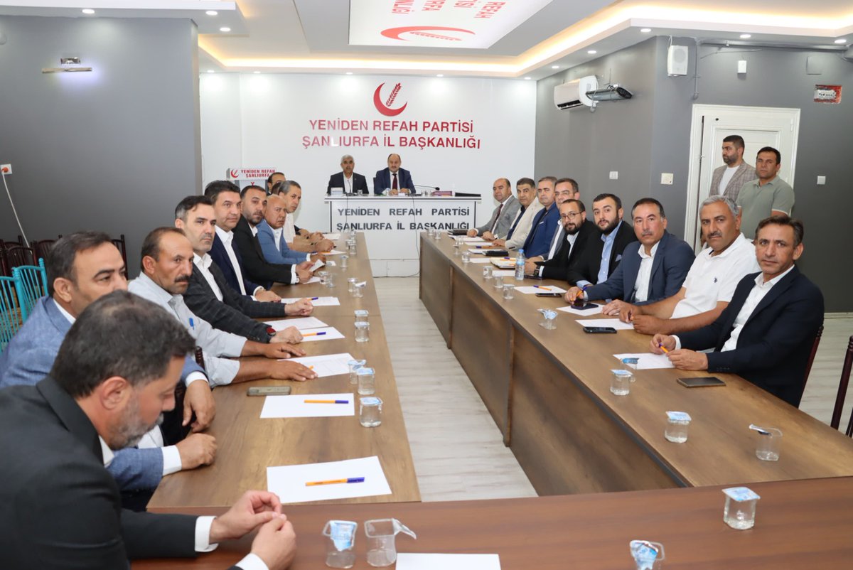 nihatcftc's tweet photo. Şanlıurfa Büyükşehir Belediye Meclisi Haziran Ayı Toplantısı öncesi, Yeniden Refah Partisi Grup Toplantısını gerçekleştirdik. Alınan kararların şehrimize hayırlı olmasını dileriz. https://t.co/eiwIVkGA2e