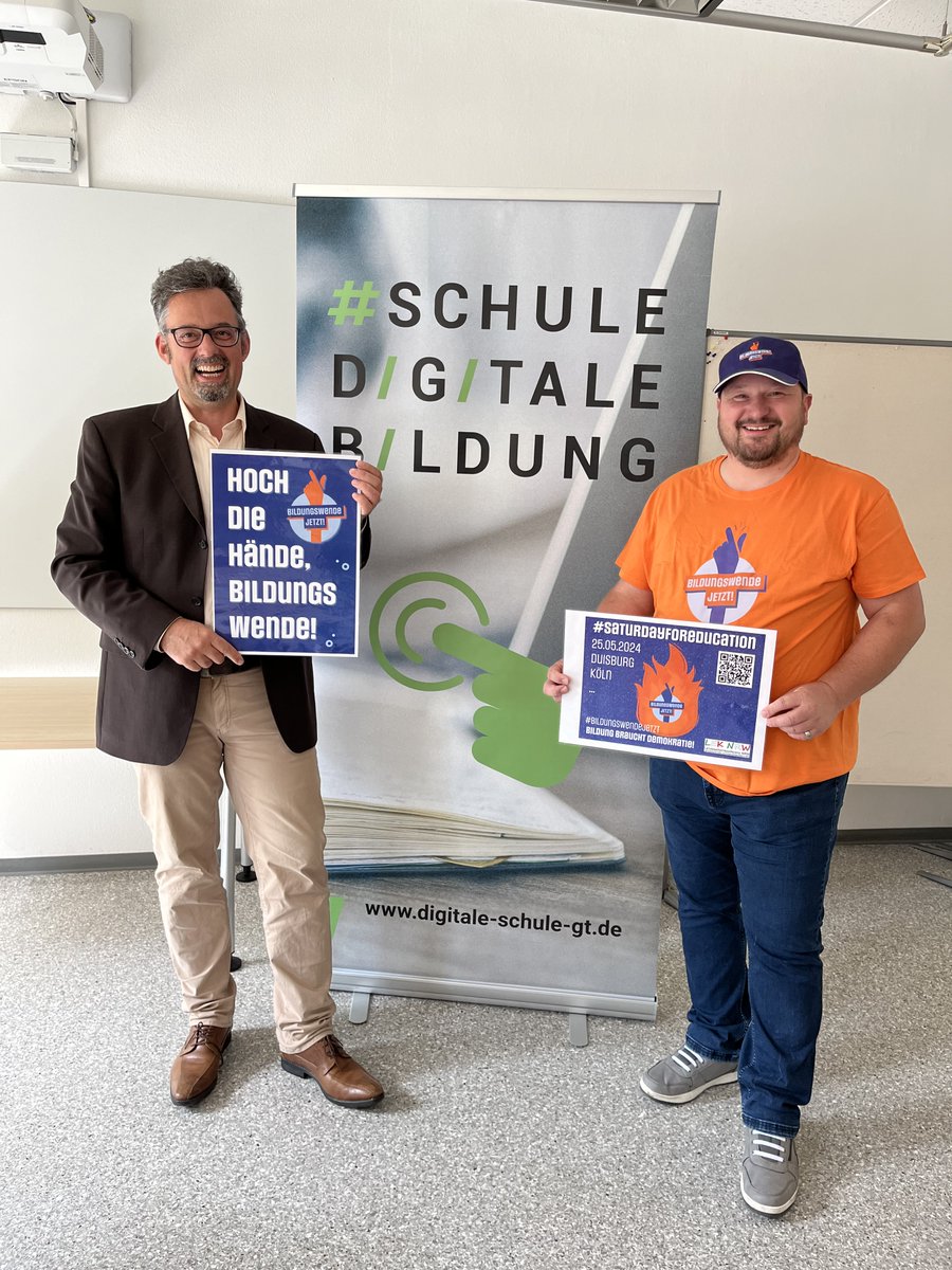 Letzte Woche gab es ein weiteres Unterstützertreffen zur #Bildungswende.

Im Bild <a href="/christian_ebel/">Christian Ebel</a> (Geschäftsführer Zentrum für digitale Bildung und Schule gGmbH im #KreisGütersloh) und Christian Beckmann (Vorsitzender der <a href="/LEK_NRW/">lek-nrw.de</a>).

#HochdieHände
#SaturdayforEducation