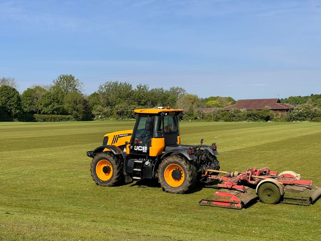Our good friends at Milton Keynes City FC - First Team pitches are starting to look amazing 🥰

oh, those sensational stripes add to the hard work of their facilities team too! 🚜💨

📧 Hello@cutcrew.co.uk
💻 cutcrew.co.uk
📞 01933 829932