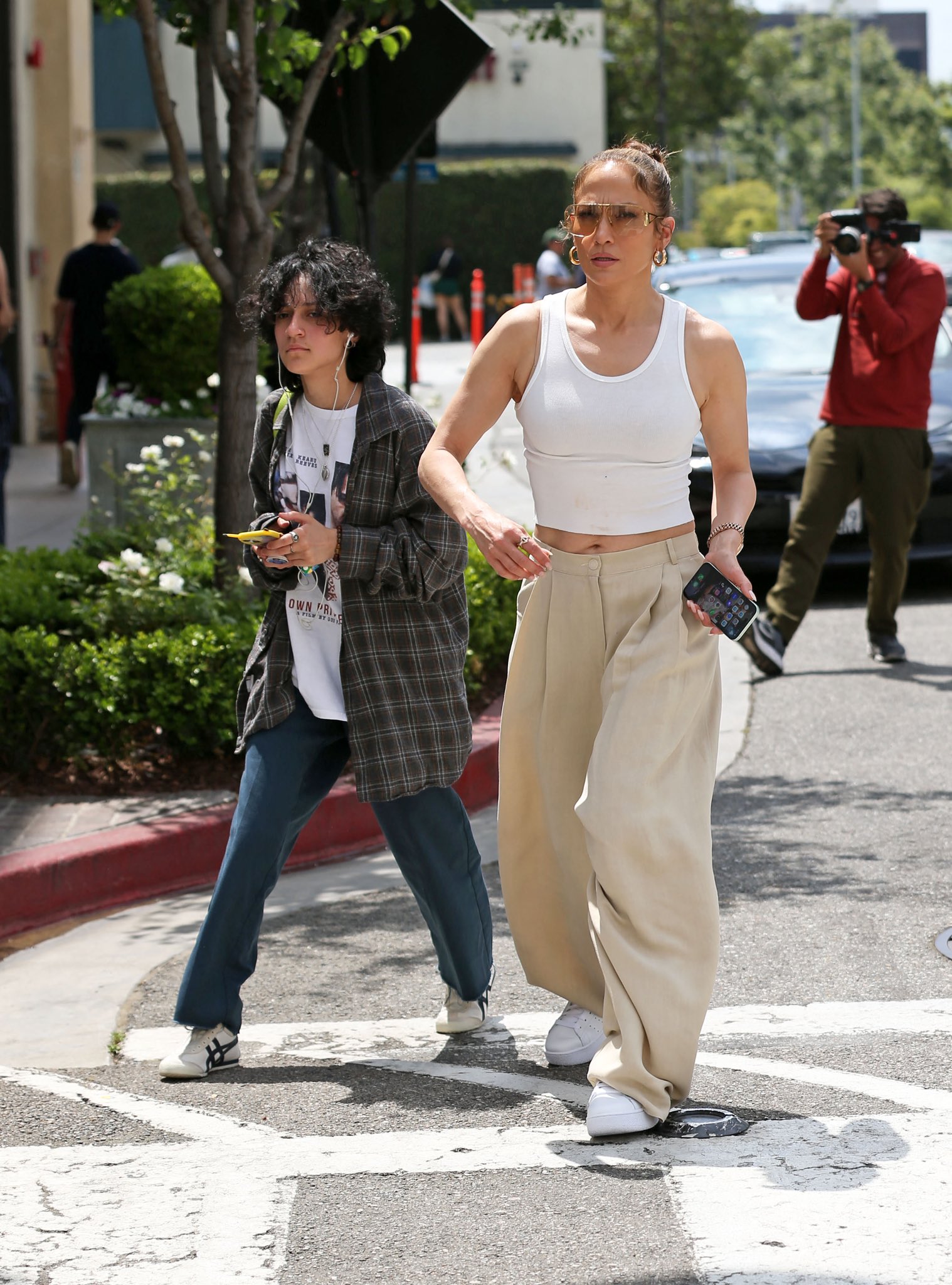 John JLover on X: "Jen & Emme spend time together in LA 🤍 https://t.co/oQ64DhaoJF" / X