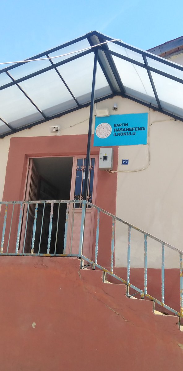 erdalKale8's tweet photo. Hasanefendi ilkokulu tatil öncesi öğrencilerimizin yaptığı resim sergisi https://t.co/wrQWLAh5IE