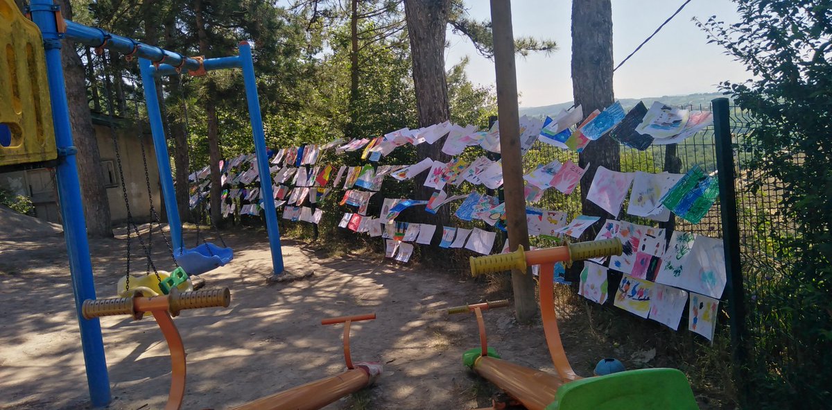 erdalKale8's tweet photo. Hasanefendi ilkokulu tatil öncesi öğrencilerimizin yaptığı resim sergisi https://t.co/wrQWLAh5IE