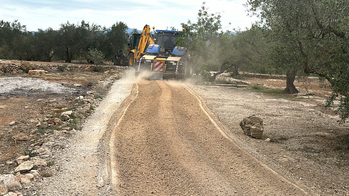 Iniciem l’arranjament del Camí de la Capella del Carme a #Vinallop