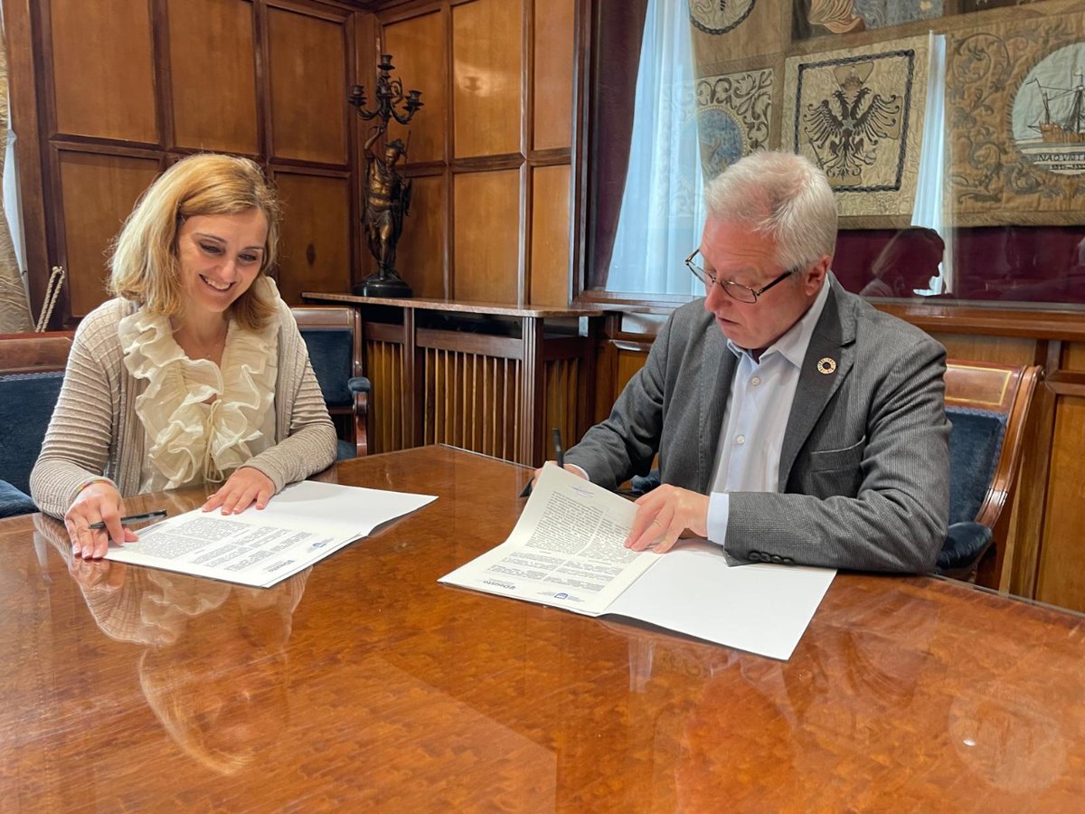 Gipuzkoa Ingurumena (@orainingurumena) on Twitter photo 📣Jasangarritasunaren aldeko aliantza❗
🌱🍽️ <a href="/deusto/">Universidad Deusto - Deustuko Unibertsitatea</a>-rekin bat egin dugu elikagaiak alferrik galtzearen aurkako borrokan. Proiektu berritzaile batekin, urtean 123.000 tona elikagaien xahuketa ekiditea bilatzen dugu. Etorkizun jasangarriago eta berdintasunezkoago baten alde. 💚 📣Jasangarritasunaren aldeko aliantza❗
🌱🍽️ <a href="/deusto/">Universidad Deusto - Deustuko Unibertsitatea</a>-rekin bat egin dugu elikagaiak alferrik galtzearen aurkako borrokan. Proiektu berritzaile batekin, urtean 123.000 tona elikagaien xahuketa ekiditea bilatzen dugu. Etorkizun jasangarriago eta berdintasunezkoago baten alde. 💚