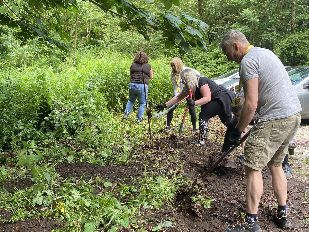 Today our amazing volunteers from <a href="/BarclaysUK/">Barclays UK</a> are creating a new accessible path for our Petty Pool learners. As well as widening our car park with extra fencing to improve our safeguarding!

Amazing work and a massive thank you from all of us!
#ProudToBePettyPool