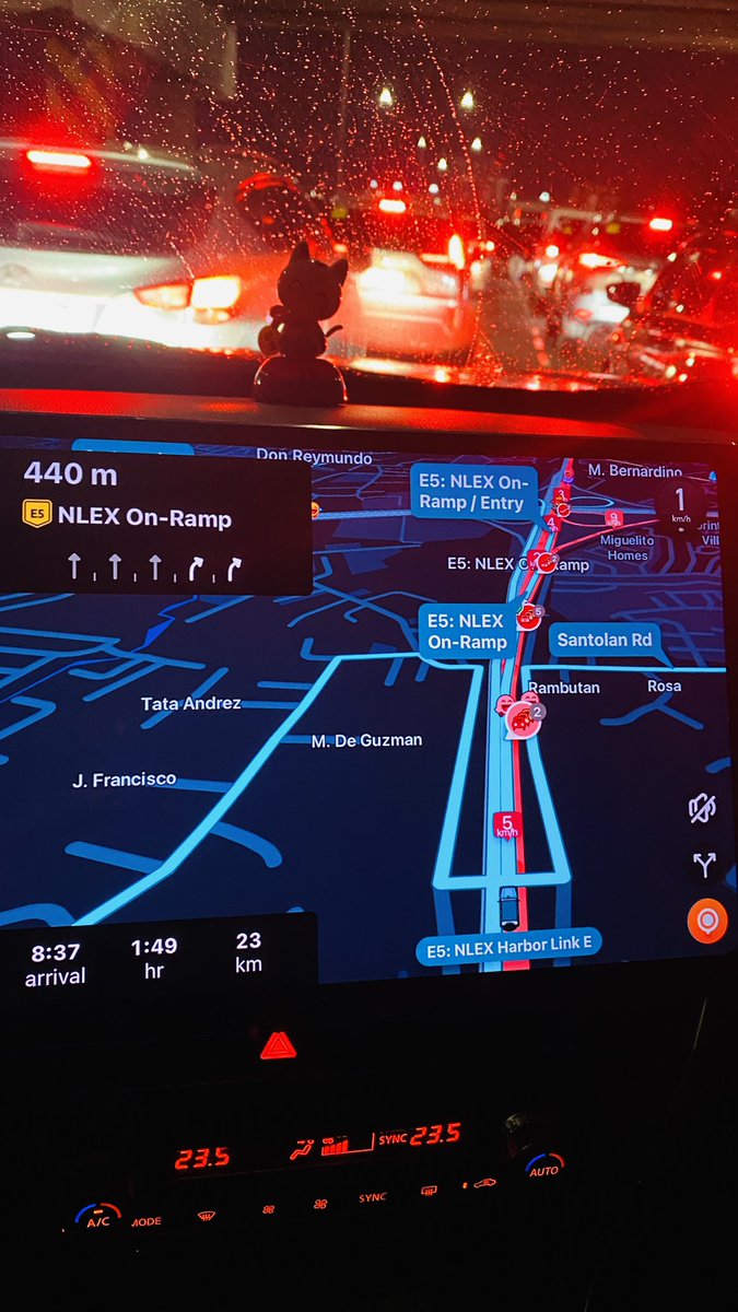 128patrick's tweet photo. @NLEXexpressways  wala ba kayong gagawin? Walang enforcer? 40 min na walang galawan smartconnect kakataas nyo lang ng toll!!  Pinagbayad nyo kami para ma traffic!! 1 hour 49 min  smart connect to sm north?? https://t.co/zFD0zkEO8P