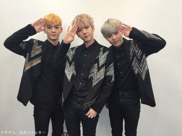 DOkat18's tweet photo. Laban👊👊👊
Always with CBX 🫂✨
Justice for CBX ~~~

#WeStandWithCBX 
#WeStandWithBAEKHYUN
#WeStandWithChen 
#WeStandWithXiumin
#EXO #CHEN #XIUMIN #BAEKHYUN @weareoneEXO 
@B_hundred_Hyun @XIUMIN_INB100 @CHEN_INB100 https://t.co/SMaGcRGTYq