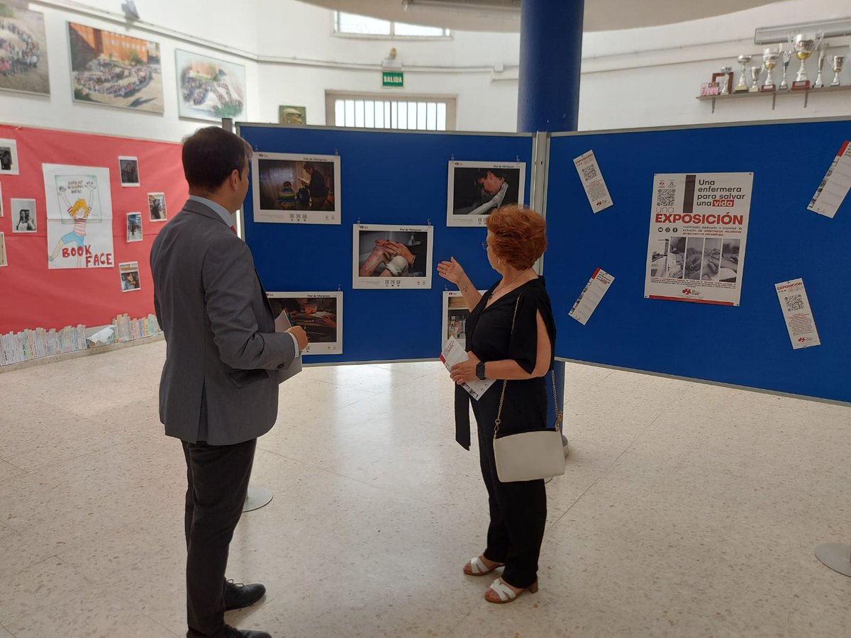 Codapa_and's tweet photo. Ya podéis visitar la exposición de la #EnfermeraEscolar 🛟 en el IES Pablo Neruda, de Huelva, de 9 AM a 7PM

➡️Inaugurado por el Delegado de Desarrollo Educativo Carlos Soriano. https://t.co/kXXN85VUZj