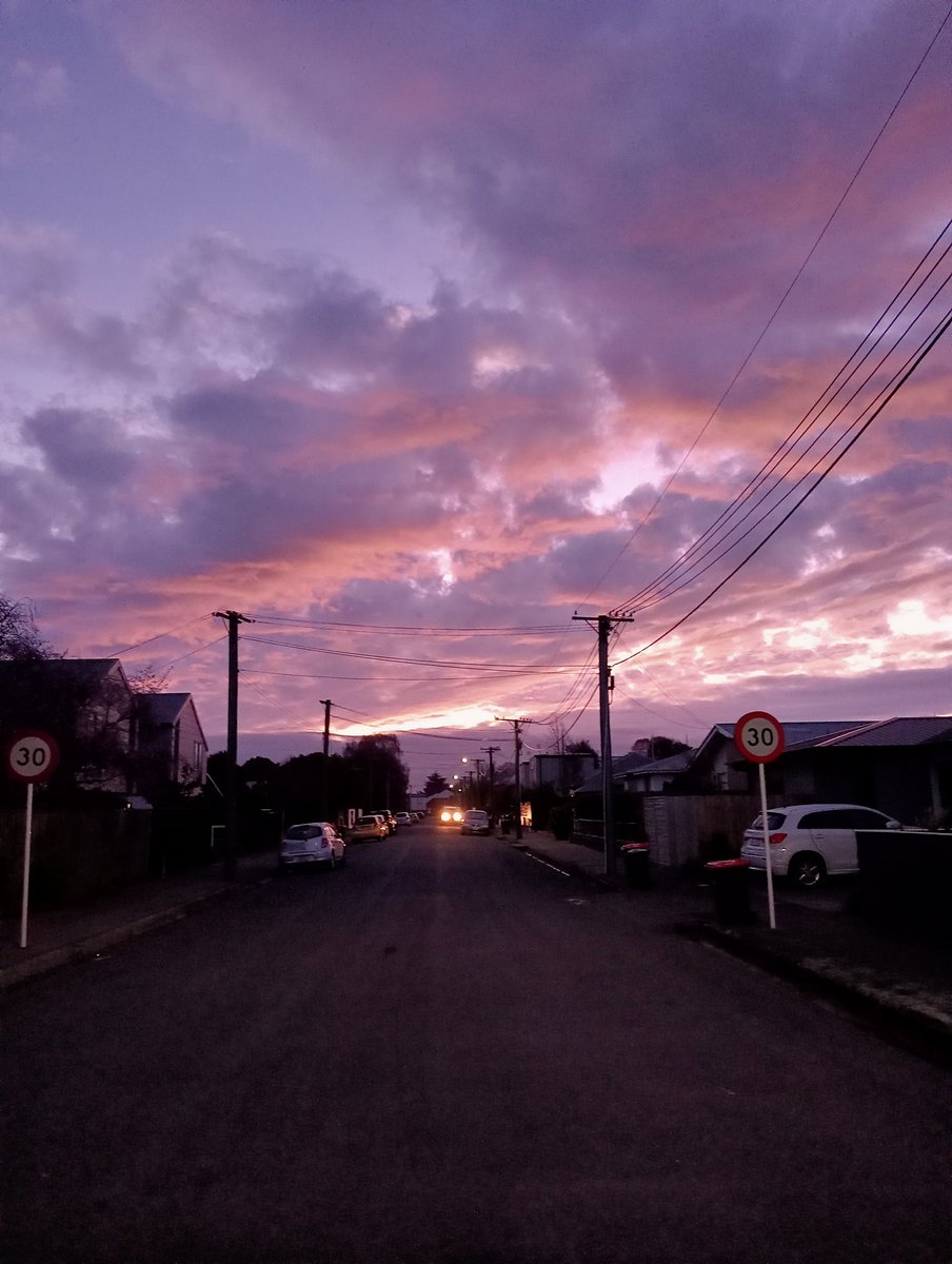 Roni Currie tweet media