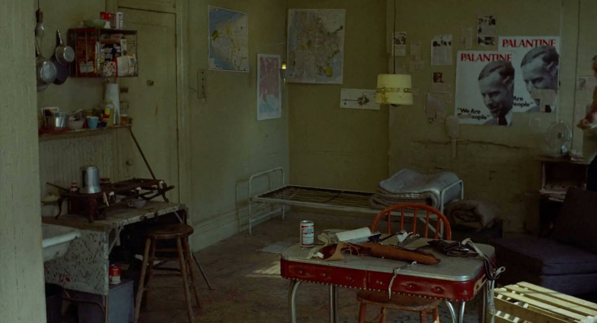 A thread of celebrity childhood homes 🧵

1. Travis Bickle