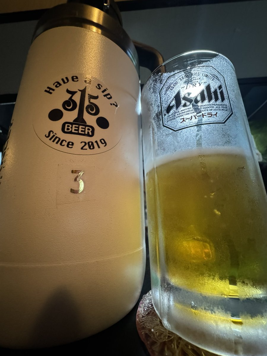 nori_san_iwate's tweet image. #315BEER さん。#小麦の奴隷 さんの後で通過したら目の端に「OPEN」の文字が。
Uターンして訪問。ボトル事レンタルしていただきました。

マイクロブルワリーの鏡。今後もお邪魔します。

#315beer #315beerで乾杯して #クラフトビール #クラフトビール好きと繋がりたい #ipa