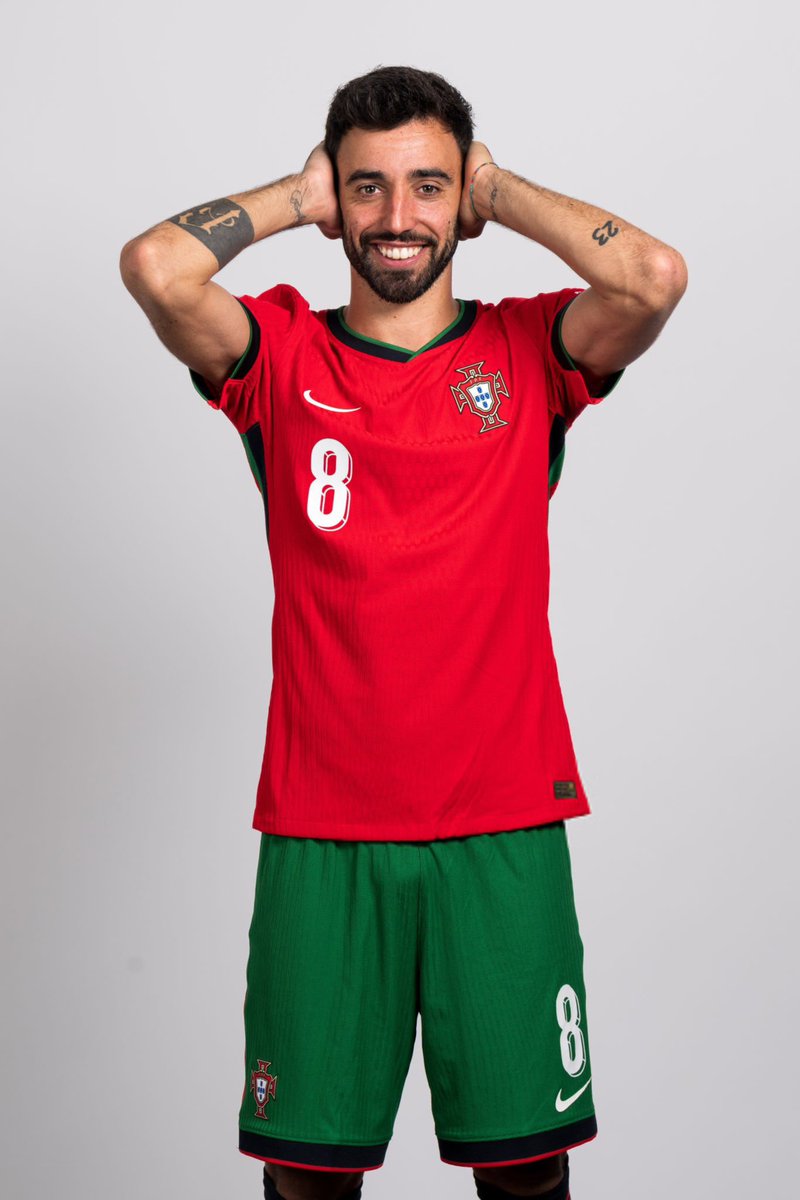 ZaidBalll's tweet photo. READY!🇵🇹🔴 https://t.co/uX1T1BFxSf