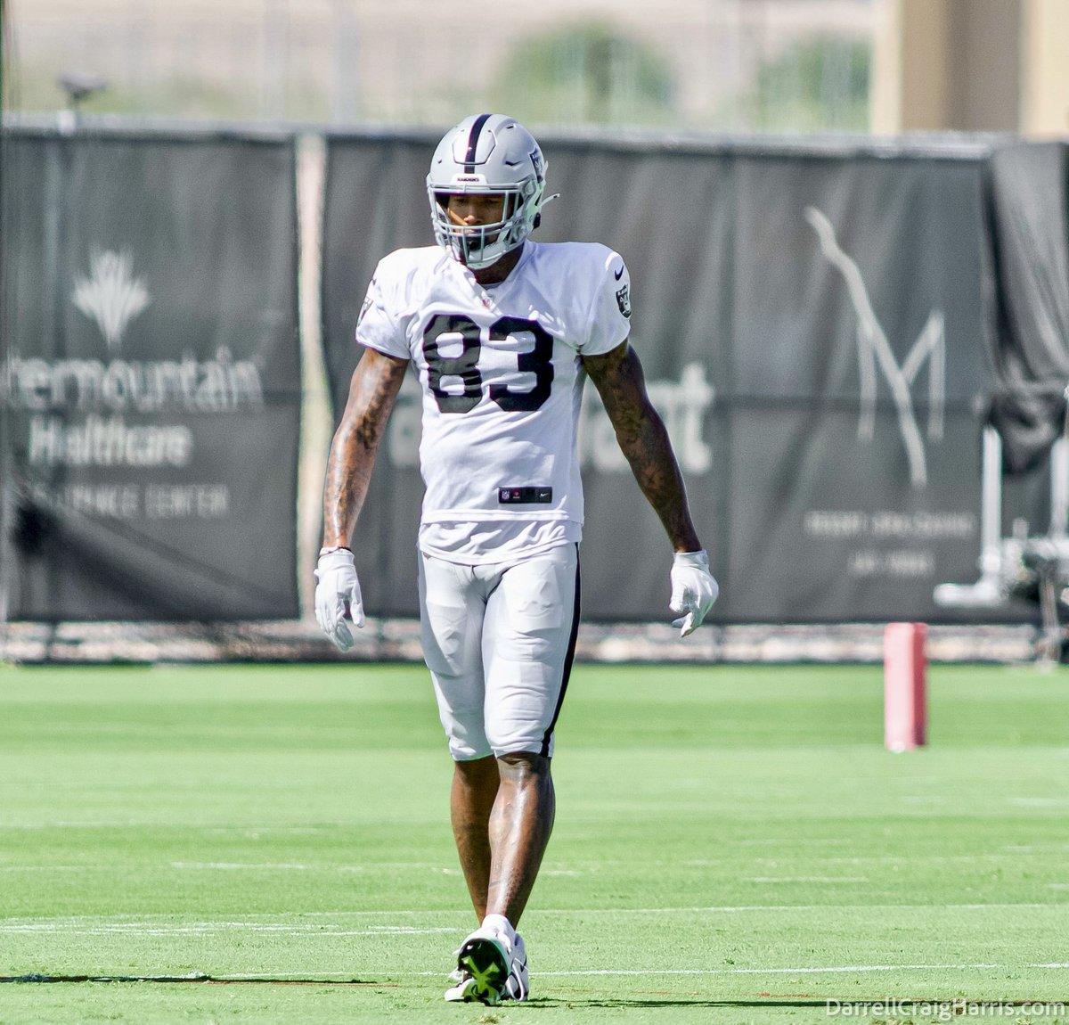GlobalPhotopro's tweet photo. Former Raider Darren Waller announces his retirement from the NFL! #raidere #giants #darrenwaller #nfl https://t.co/GWb9hJRQF7
