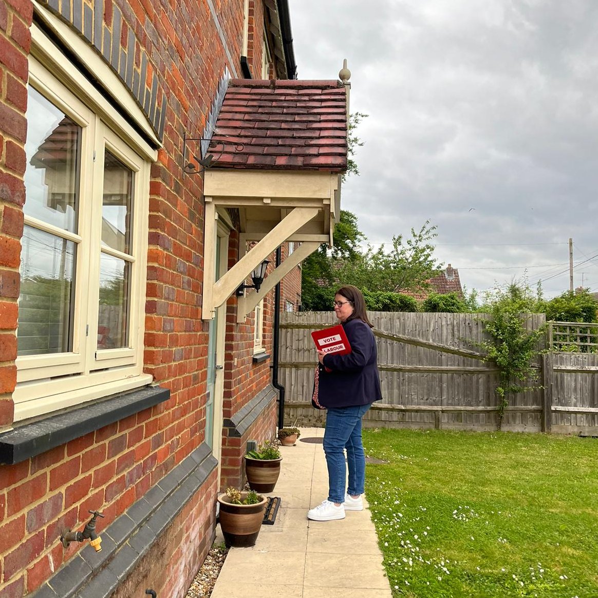 rach_hopkins's tweet photo. Thank you to everyone who spoke to me and our Labour team in Eaton Bray. 

With the new constituency of Luton South &amp; South Bedfordshire covering a much wider area, if re-elected, I will continue to represent all communities, be they urban or rural.

Vote Labour on 4 July🌹 https://t.co/tLPGj5ZB1z