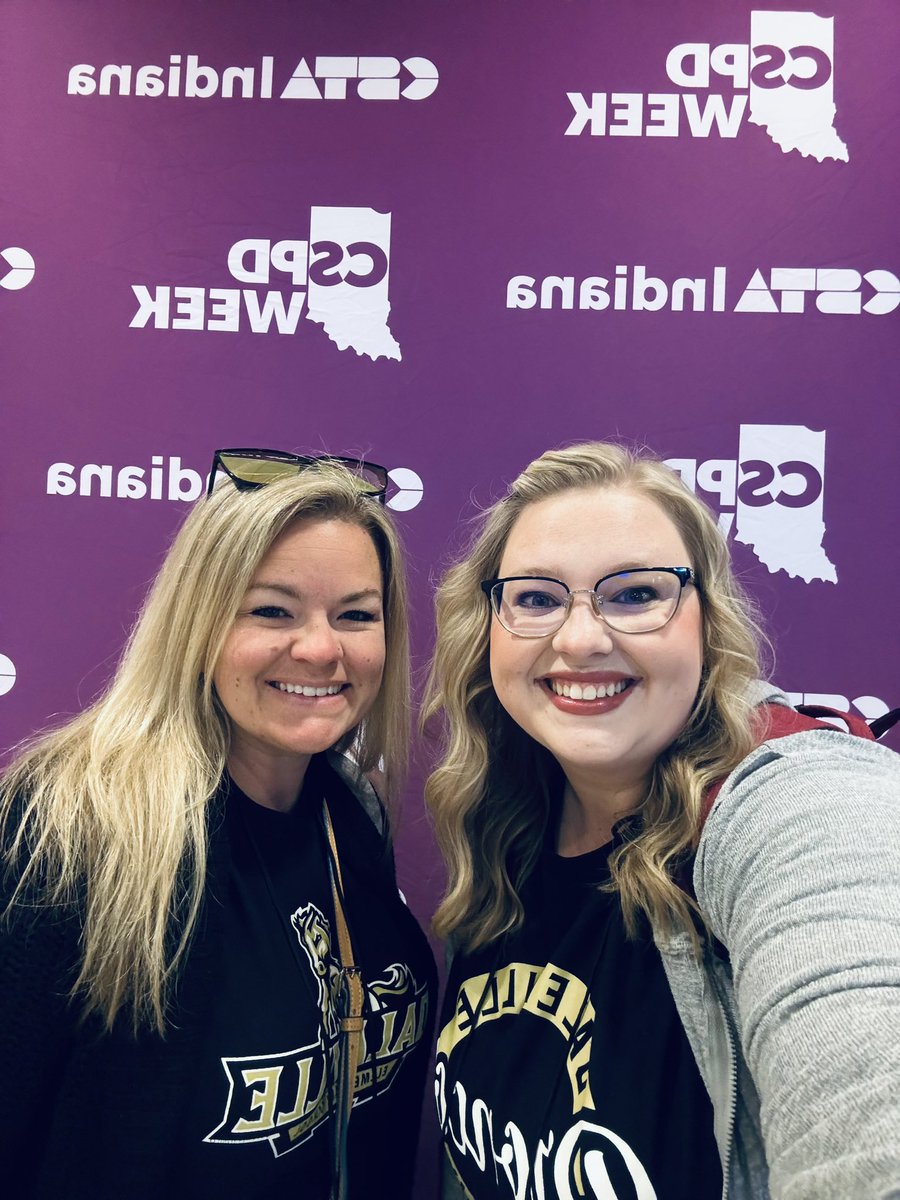 MrsKoch2025's tweet image. Excited for #INCSPDWeek with @MrsCiempola! Wearing our @DES_Broncos shirts today!