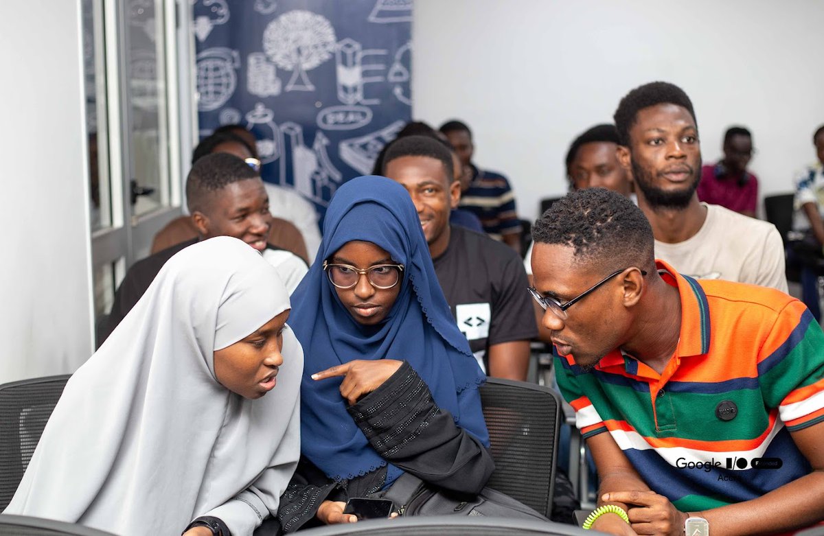 GDGAccra's tweet photo. We had an amazing experience at #IOExtendedAccra over the weekend! Insightful sessions, inspiring speakers, and an awesome community.
Exciting to bring developers and tech enthusiasts together at the event. Check out the photos 👇
PC📸: @GDGAccra Media https://t.co/WZ9SBltnYm