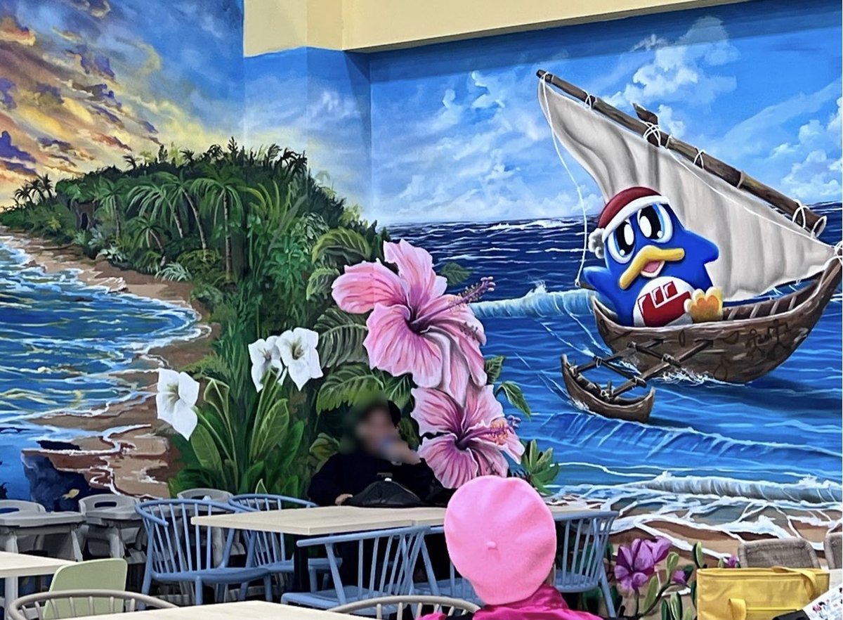 lil_wizard1223's tweet photo. この4月にオープンしたDonki。
在グアム邦人として超絶お世話になっているのだが、ローカルテイストの画に溶け込まんとするドンペン様もじわじわ気に入っている🐧 https://t.co/cEjqBuRj3N