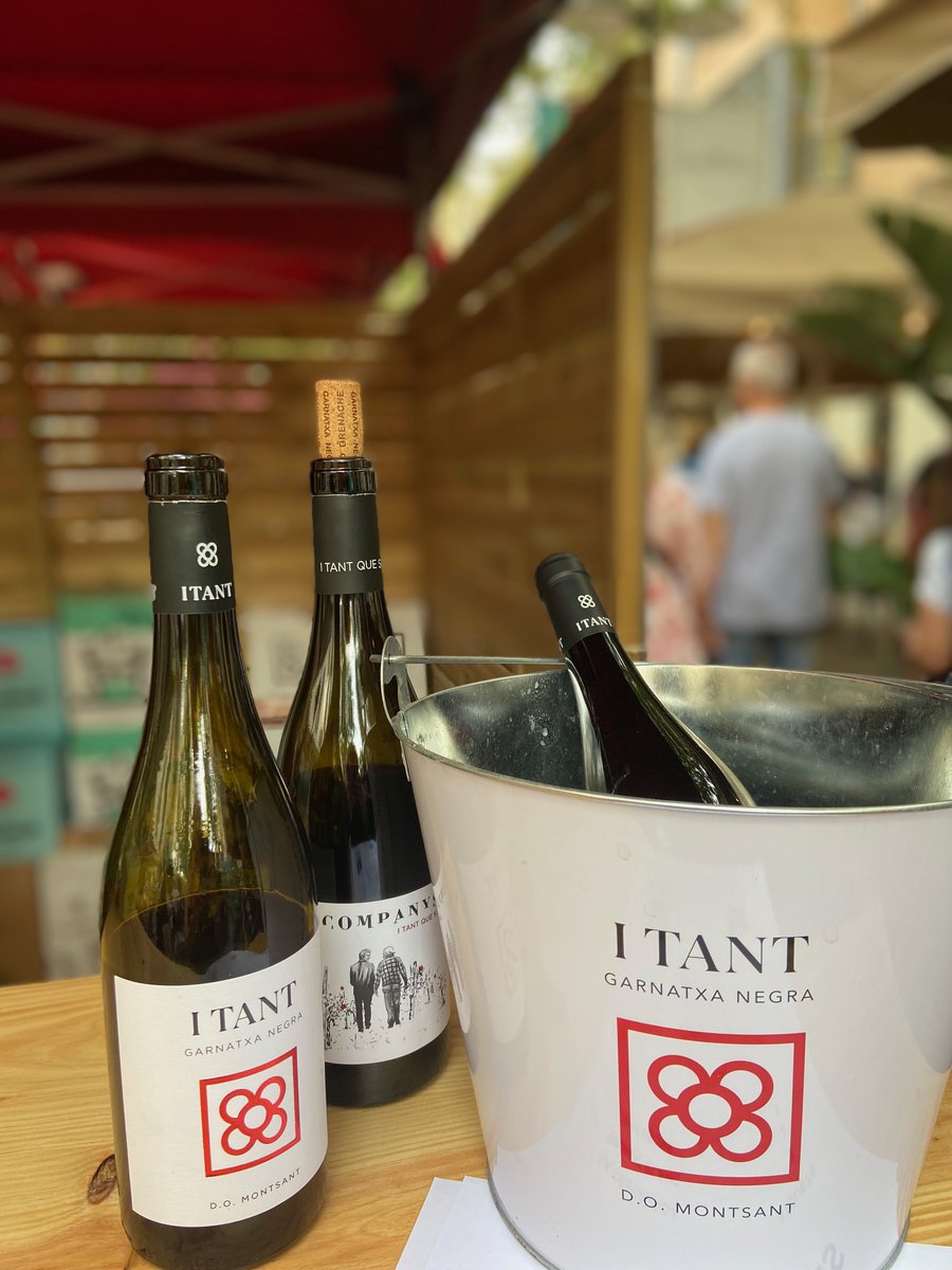 aribau1964's tweet image. Feliços del nostre pas per @TempsdeVi a Vilanova i la Geltrú. Els #WittyWines han triomfat entre el públi vilanoví! Gràcies a tots els que us heu acostat a tastar-nos! Salut i fins a la propera! 🍷

#tempsdevi #aribau1964 #winelovers