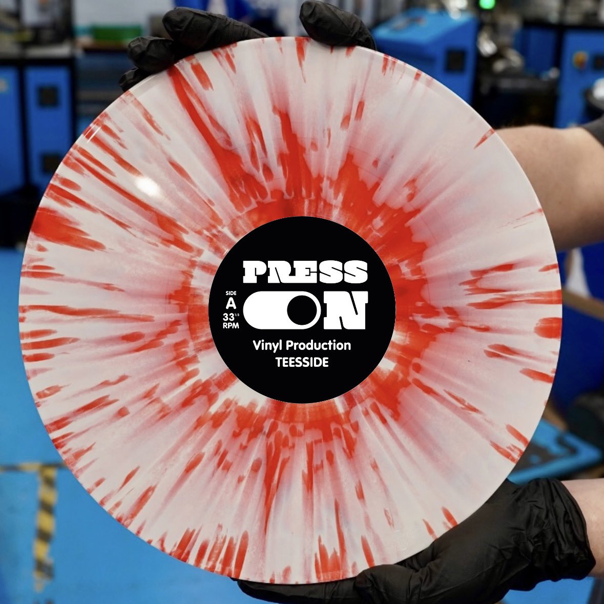 pressonvinyl's tweet photo. Happy Monday! β€οΈ
#MondayVinyl #SplatterVinyl #VinylMonday #SplatterRecords #VinylAddict #MondayMood #VinylCollection #ColoredVinyl #VinylCommunity #RecordCollectors #VinylJunkie #NowSpinning #VinylGram #MusicMonday #VinylLove https://t.co/SKCOoq9oYr