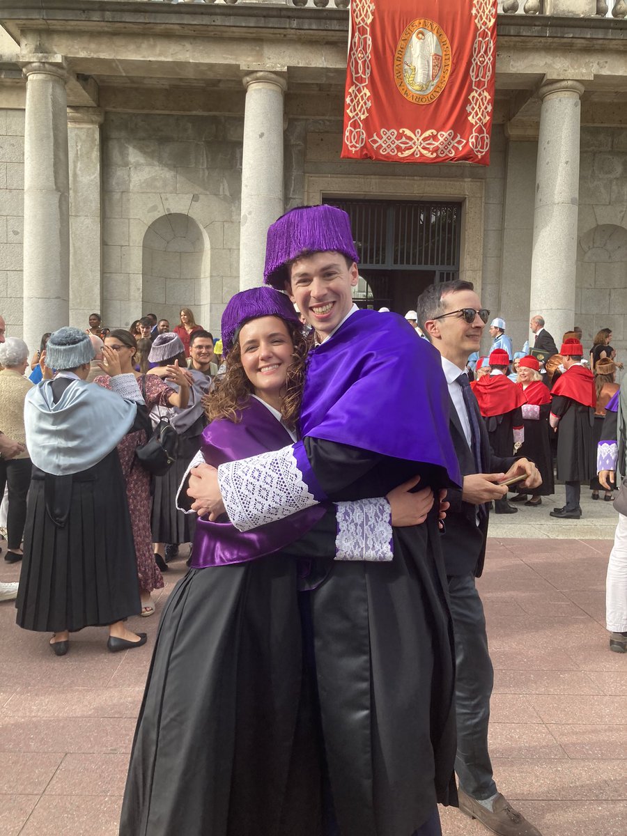 NanoGalenic's tweet photo. Last Friday the investiture ceremony of @unav doctors took place. We were celebrating with our friends and colleagues, Dr. Pangua and Dr. Rosas. how handsome they were! 💜 @farmaciaunav https://t.co/nktqnGC7uF